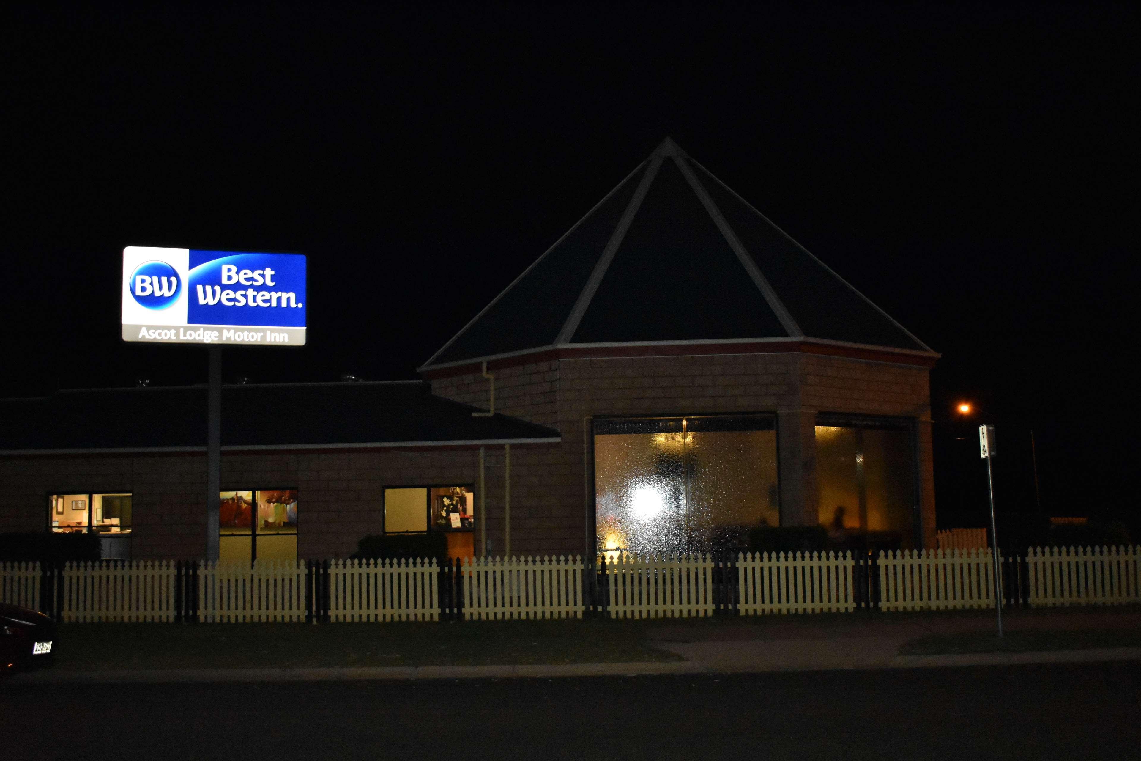 Best Western Ascot Lodge Motor Inn Гундивинди Экстерьер фото