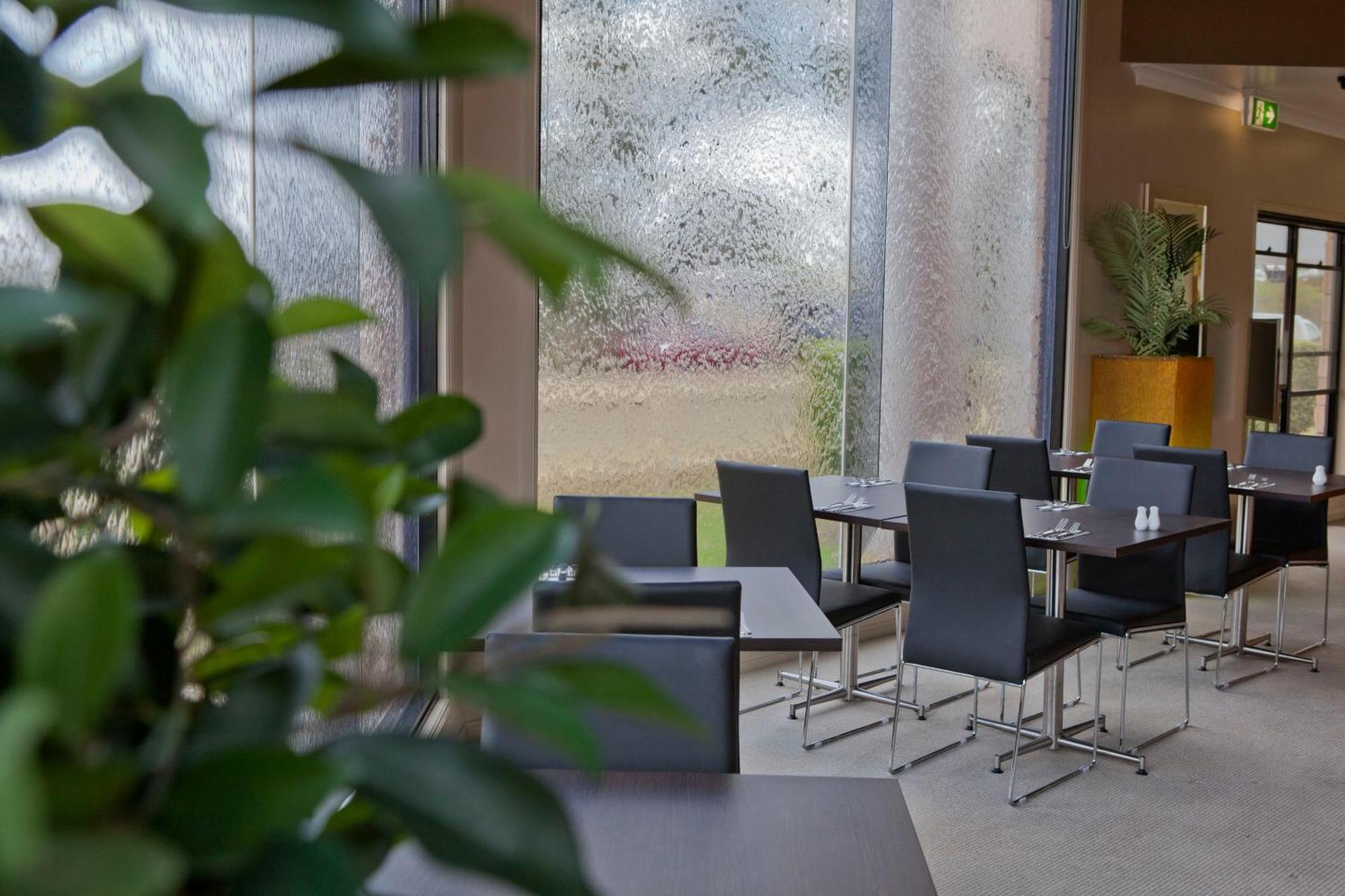Best Western Ascot Lodge Motor Inn Гундивинди Экстерьер фото
